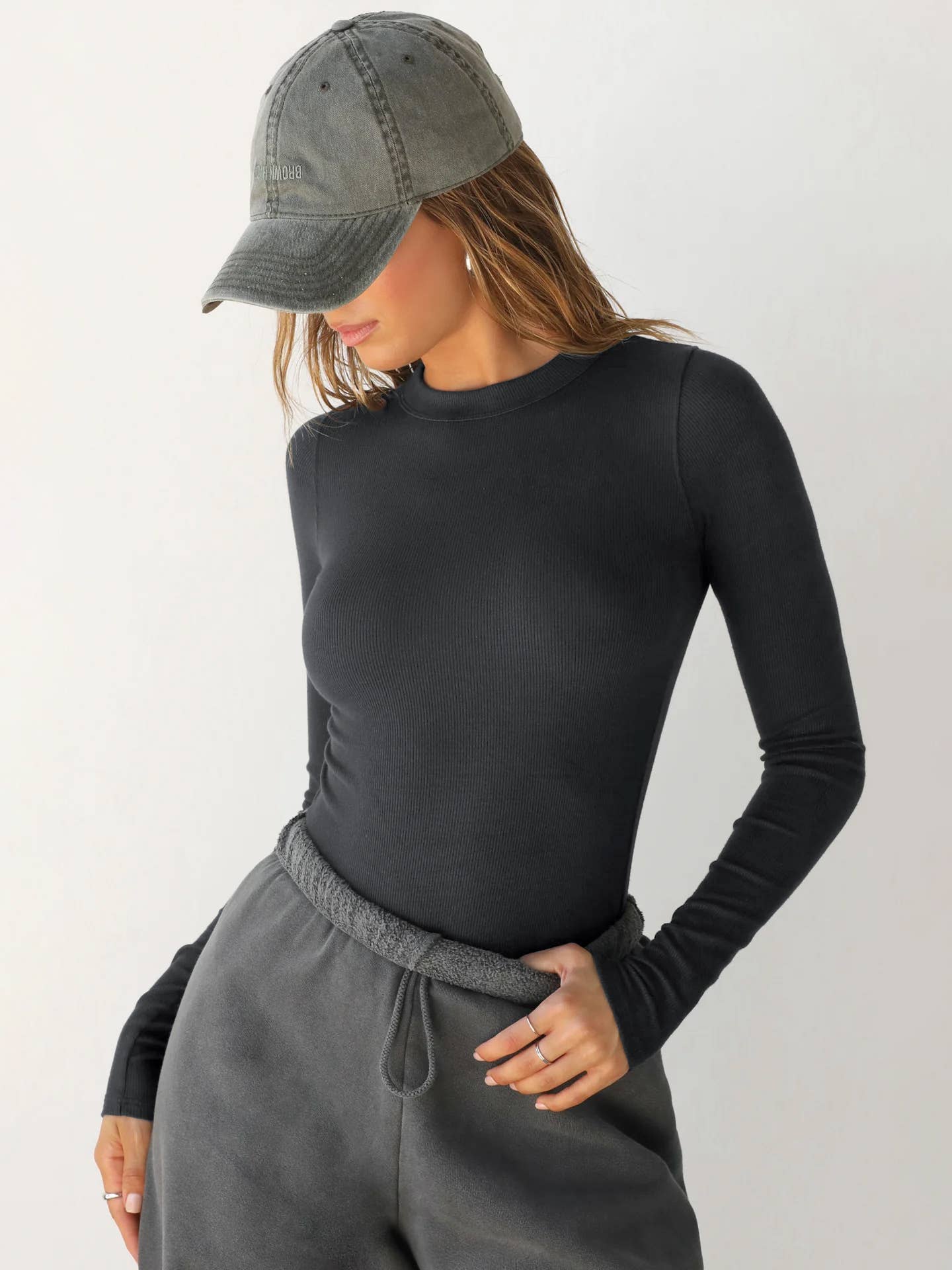 Round neck long sleeve base T-shirt