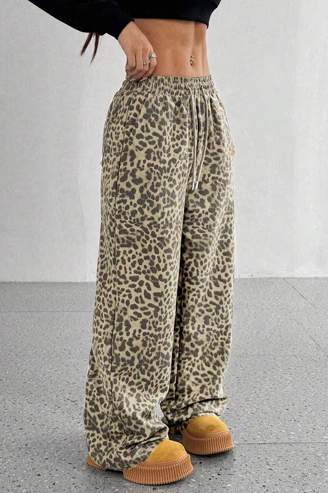 Viral trendy versatile High rise Leopard pants